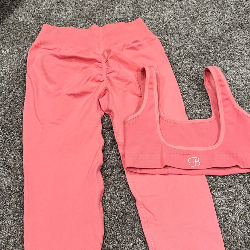 Bombshell sportswear set - Picture 2 of 3